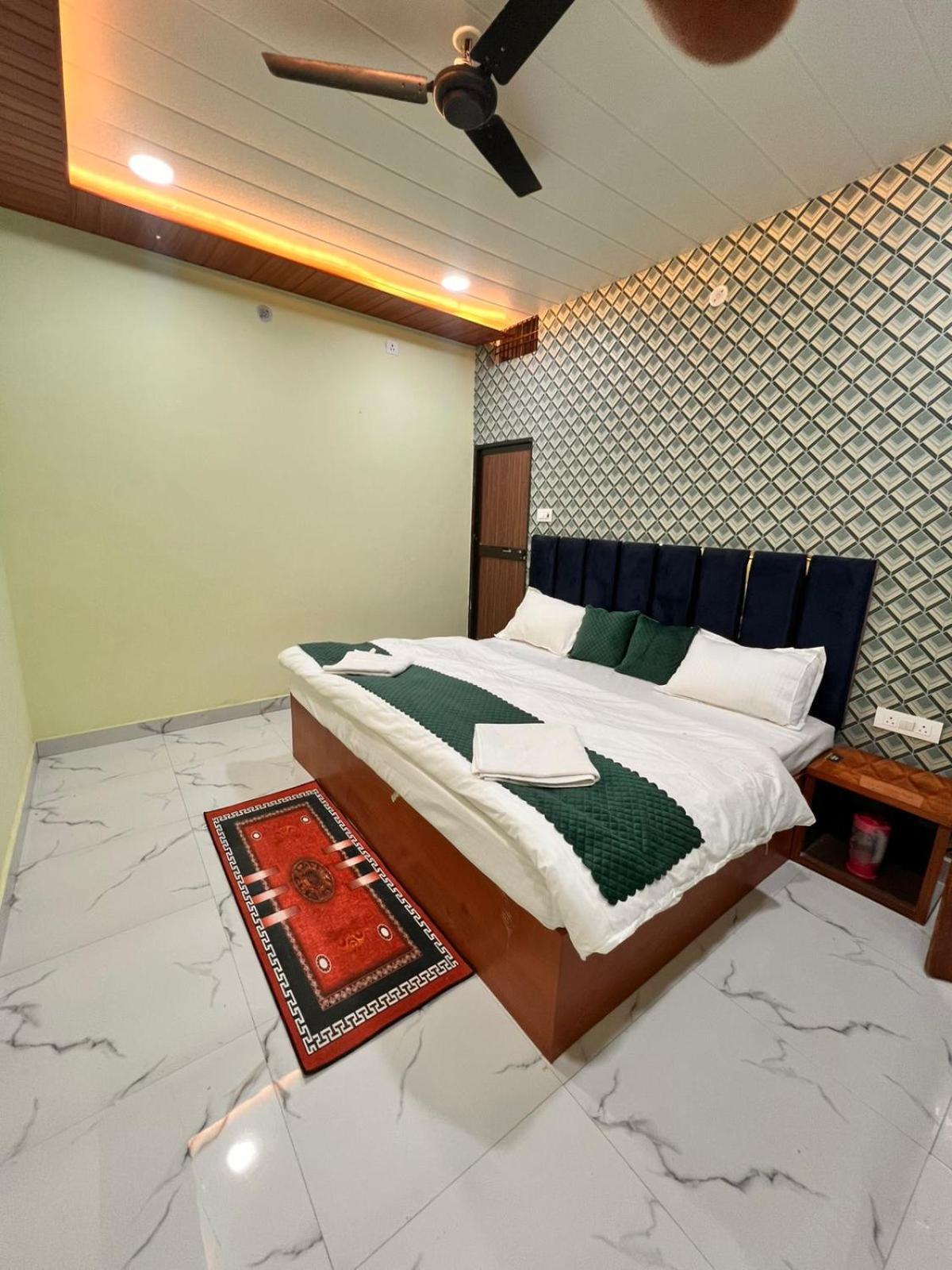 Отель Gulab Residency Варанаси Экстерьер фото